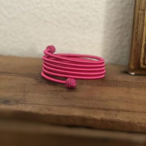 Bracelet spiral soie rose fuchsia