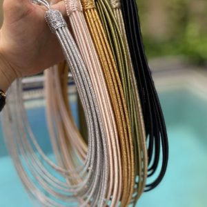 Collier multi-rangs en soie